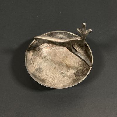 LOT 249: Vintage John Wright Cast Iron Lidded Oval Steamer Pot and Metal Deer Bowl