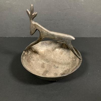 LOT 249: Vintage John Wright Cast Iron Lidded Oval Steamer Pot and Metal Deer Bowl