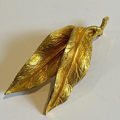 2 Designer Vintage Hattie Carnegie Jewelry - Brooch, Pendant