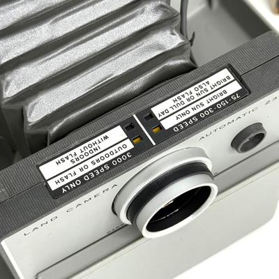 Polaroid Land Camera with Flashgun