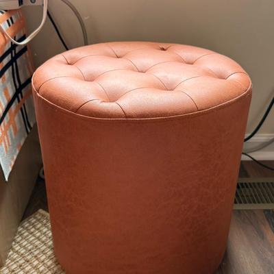 Sale Photo Thumbnail #86: Please see all pictures as they are the best representation of the items. The pictures show condition and what is included in the lot. All items unless noted, are pre-owned and have been used. *If you purchase furniture, you MUST bring help. We do not all