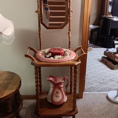 VICTORIAN STYLE WASH STAND