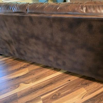 Ashley Furniture 3-Seat Sofa – Model 3090038 – Faux Leather Look