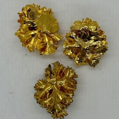 Vintage Frilly Gold Tone Crumpled Leaf Pendant and Earrings missing backs