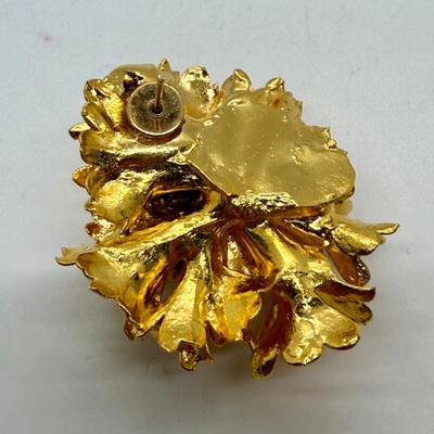 Vintage Frilly Gold Tone Crumpled Leaf Pendant and Earrings missing backs