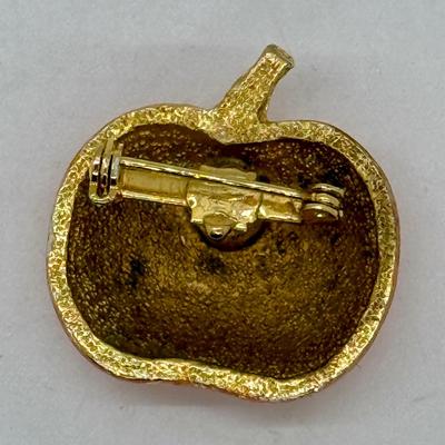 OIrange Pumpkin Pin Brooch with gold tone stem and crevices