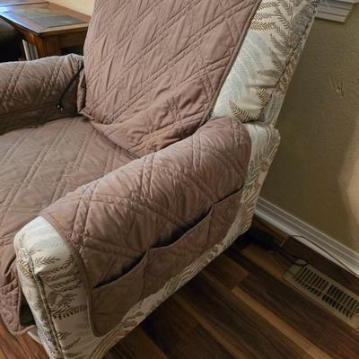 La-Z-Boy Riley Electric Power Recliner – Botanical Print with USB charging port built in! LIKE NEW comes with cover!