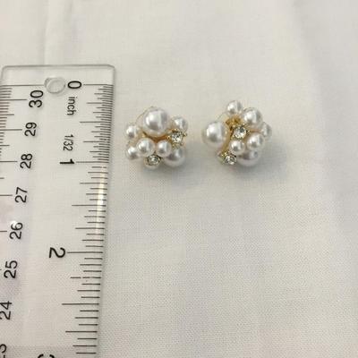 pretty faux pearl rhinestone cluster stud earrings