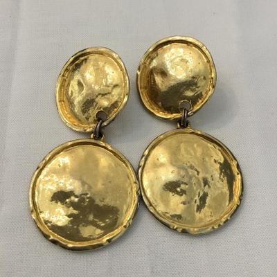 Vintage gold tone clip on earrings