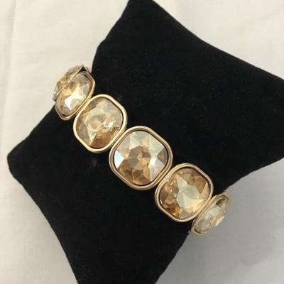 Pretty champagne, colored rhinestone stretch bracelet