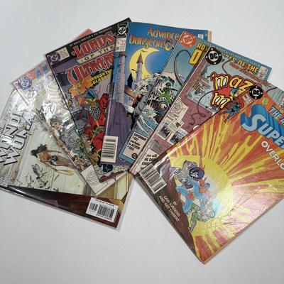 LOT 6L: Comics: DC Wonder Woman, Superman, Lords of the Ultra Realms, Advanced Dungeons & Dragons & more
