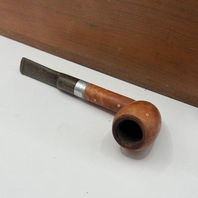 LOT 25L: Vintage wood 6 pipe Rack with Humidor Storage Box , 2 pipes and vintage matches