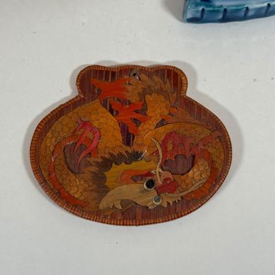 LOT 31Y: Japanese Carved Netsuke Geisha, Chinoiserie Porcelain Ginger Jar Lamp, Silk Obi, and More