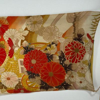 LOT 31Y: Japanese Carved Netsuke Geisha, Chinoiserie Porcelain Ginger Jar Lamp, Silk Obi, and More