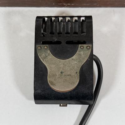 LOT 36Y: Vintage United Special Electric Sewing Machine