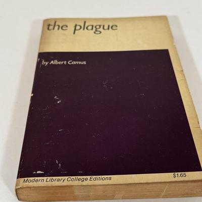 LOT 55L: Authors such as JRR Tolkien, George Orwell, Ian Fleming and others!