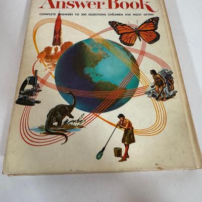 LOT 57D: Assorted Children’s Books featuring Characters as Calvin and Hobbes, Arthur, Clifford the Big Red Dog and More!