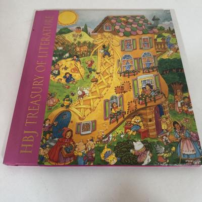 LOT 57D: Assorted Children’s Books featuring Characters as Calvin and Hobbes, Arthur, Clifford the Big Red Dog and More!