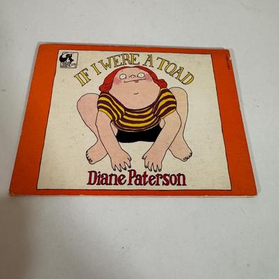 LOT 57D: Assorted Children’s Books featuring Characters as Calvin and Hobbes, Arthur, Clifford the Big Red Dog and More!