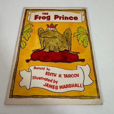 LOT 57D: Assorted Children’s Books featuring Characters as Calvin and Hobbes, Arthur, Clifford the Big Red Dog and More!