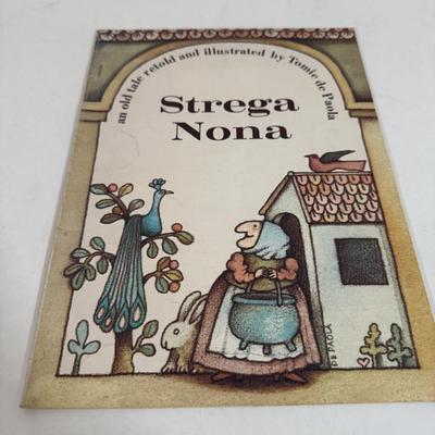 LOT 57D: Assorted Children’s Books featuring Characters as Calvin and Hobbes, Arthur, Clifford the Big Red Dog and More!