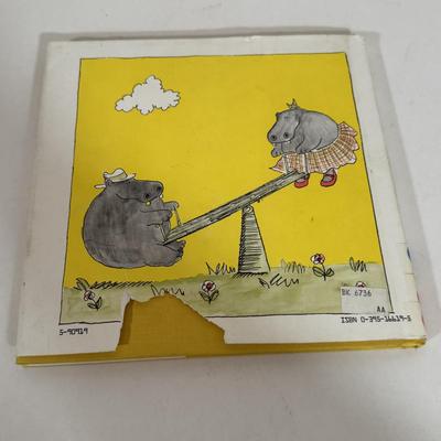 LOT 57D: Assorted Children’s Books featuring Characters as Calvin and Hobbes, Arthur, Clifford the Big Red Dog and More!