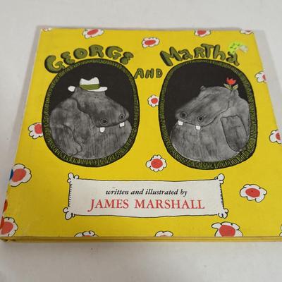 LOT 57D: Assorted Children’s Books featuring Characters as Calvin and Hobbes, Arthur, Clifford the Big Red Dog and More!