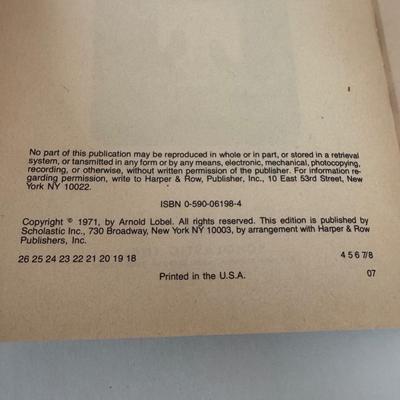 LOT 57D: Assorted Children’s Books featuring Characters as Calvin and Hobbes, Arthur, Clifford the Big Red Dog and More!