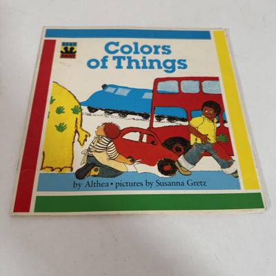 LOT 57D: Assorted Children’s Books featuring Characters as Calvin and Hobbes, Arthur, Clifford the Big Red Dog and More!