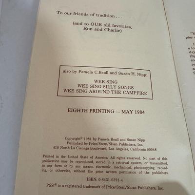 LOT 57D: Assorted Children’s Books featuring Characters as Calvin and Hobbes, Arthur, Clifford the Big Red Dog and More!