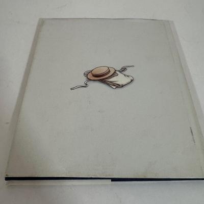 LOT 57D: Assorted Children’s Books featuring Characters as Calvin and Hobbes, Arthur, Clifford the Big Red Dog and More!