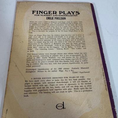 LOT 57D: Assorted Children’s Books featuring Characters as Calvin and Hobbes, Arthur, Clifford the Big Red Dog and More!