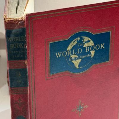 LOT 65X: The World Book Encyclopedia Set, 1949!!