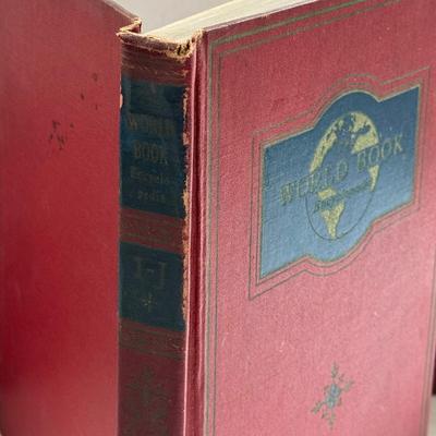 LOT 65X: The World Book Encyclopedia Set, 1949!!