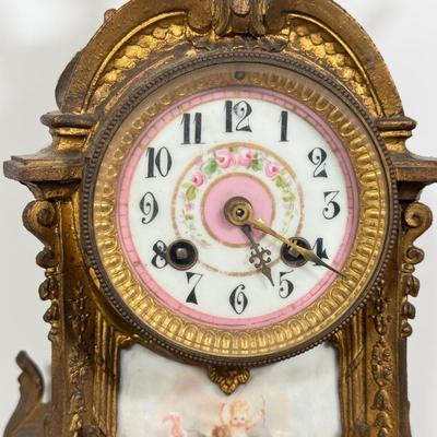 LOT 71L: Antique French Brass Mantle Clock w/ Key