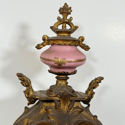 LOT 71L: Antique French Brass Mantle Clock w/ Key
