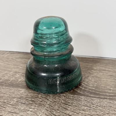 LOT 72L: Vintage Glass Insulators