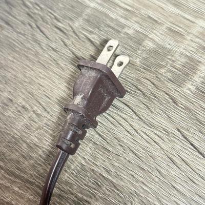 LOT 75L: Antique & Vintage Lamps