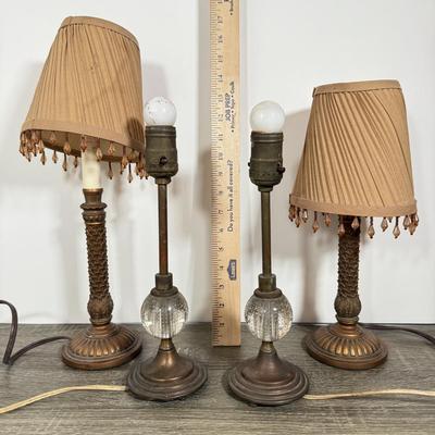 LOT 75L: Antique & Vintage Lamps