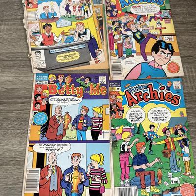 LOT 79L: Collection of Archie comic books + more