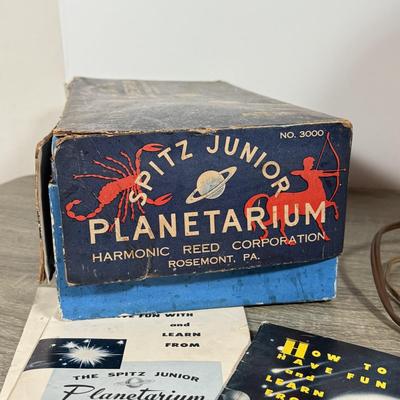 LOT 81L: Vintage Spitz Junior Planetarium w/ Box