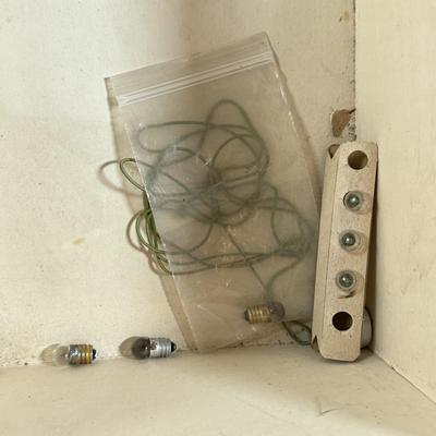 LOT 81L: Vintage Spitz Junior Planetarium w/ Box