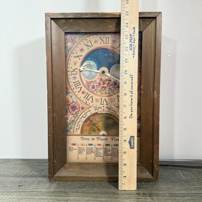 LOT 82L: Vintage 1970s Fairfield Time to Plant Flowers Clock Model No. 5