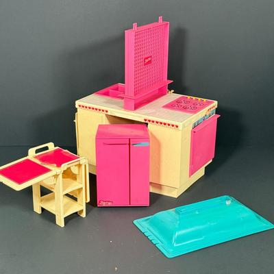 LOT 90D: 1980s Mattel Barbie Furniture, Clothes & Accessories