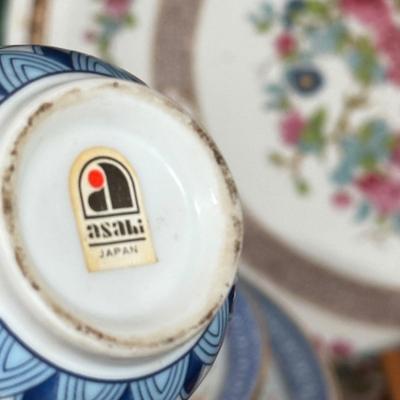 LOT 99D: Vintage China, Etched Chopsticks & Fish Rests