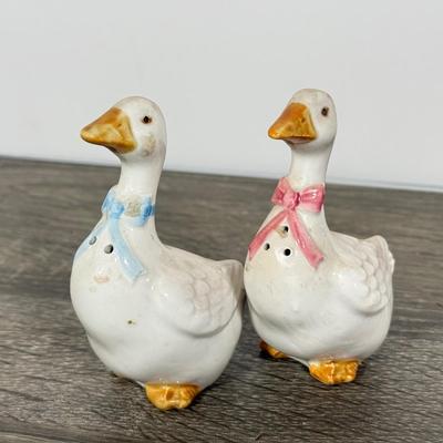 LOT 104D: S&P Shaker Collection: Pewter, Silver Plate, Moon & Star