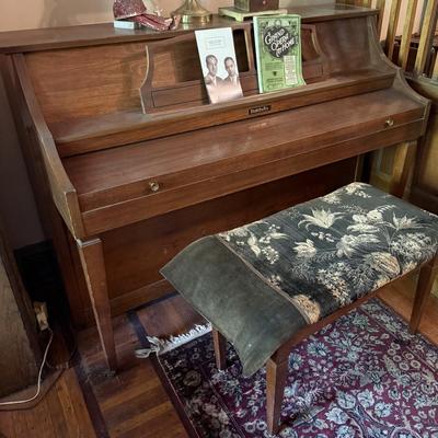 LOT 107L: Vintage Baldwin Upright Piano
