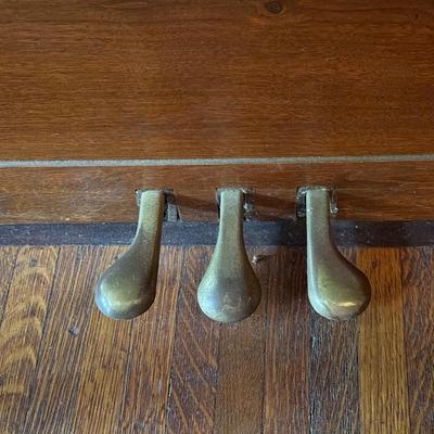 LOT 107L: Vintage Baldwin Upright Piano