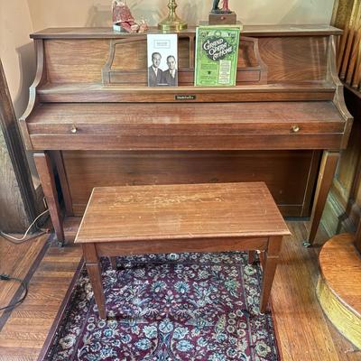 LOT 107L: Vintage Baldwin Upright Piano