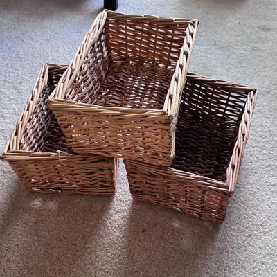Large Selection of Storage Baskets (PB-DZ)